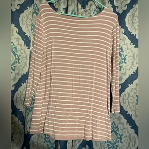 Large 3/4 length link and white stripped top